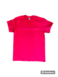 a red t - shirt with the word tangfin on it