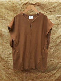 Brown t-shirt
