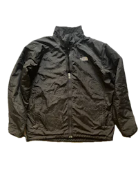 a black jacket with the north face logo on it