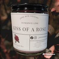 kiss of a rose candle