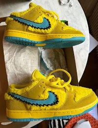 nike sb dunk low furry yellow blue