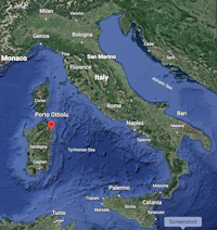 a map showing the location of italy