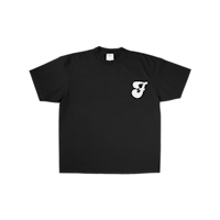 a black t - shirt with the letter g on it