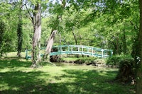 a bridge over a pond