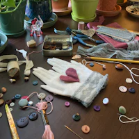 a table with a lot of buttons and buttons on it