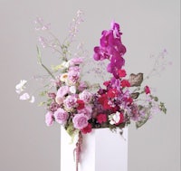What wedding florals are needed for a wedding? , Wedding welcome table flowers, Wedding flower ideas, wedding flower check list, 