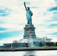 the statue of liberty in new york city