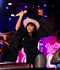 nicki minaj performs at the mtv music awards in los angeles, california