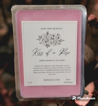 kiss of a rose candle
