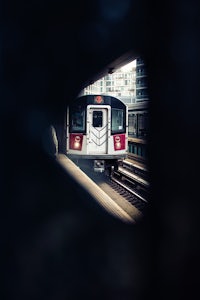 a train coming down the tracks