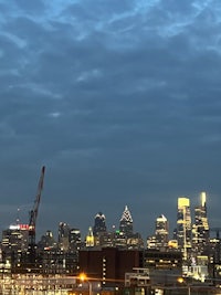 philadelphia skyline at dusk