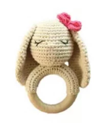 a crocheted bunny ring with a pink bow