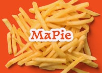a pile of french fries with the word mapie on it